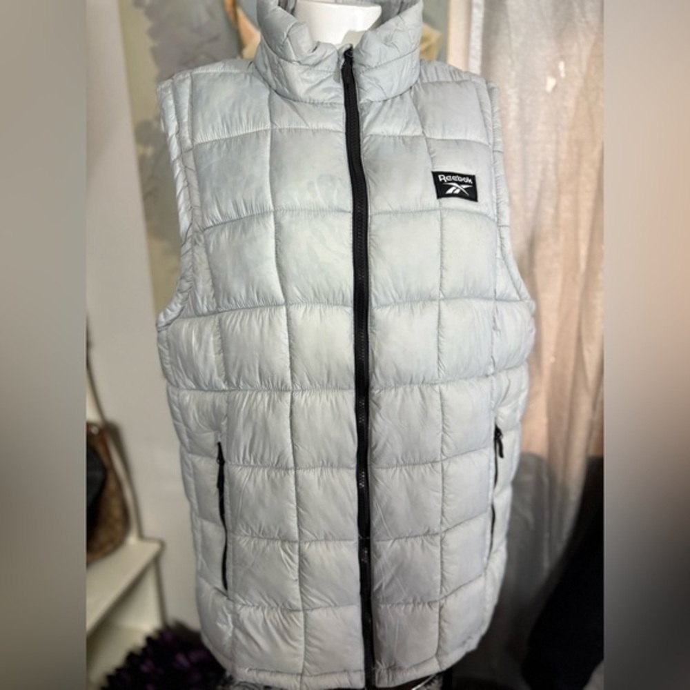 Reebok puffer vest for men size large